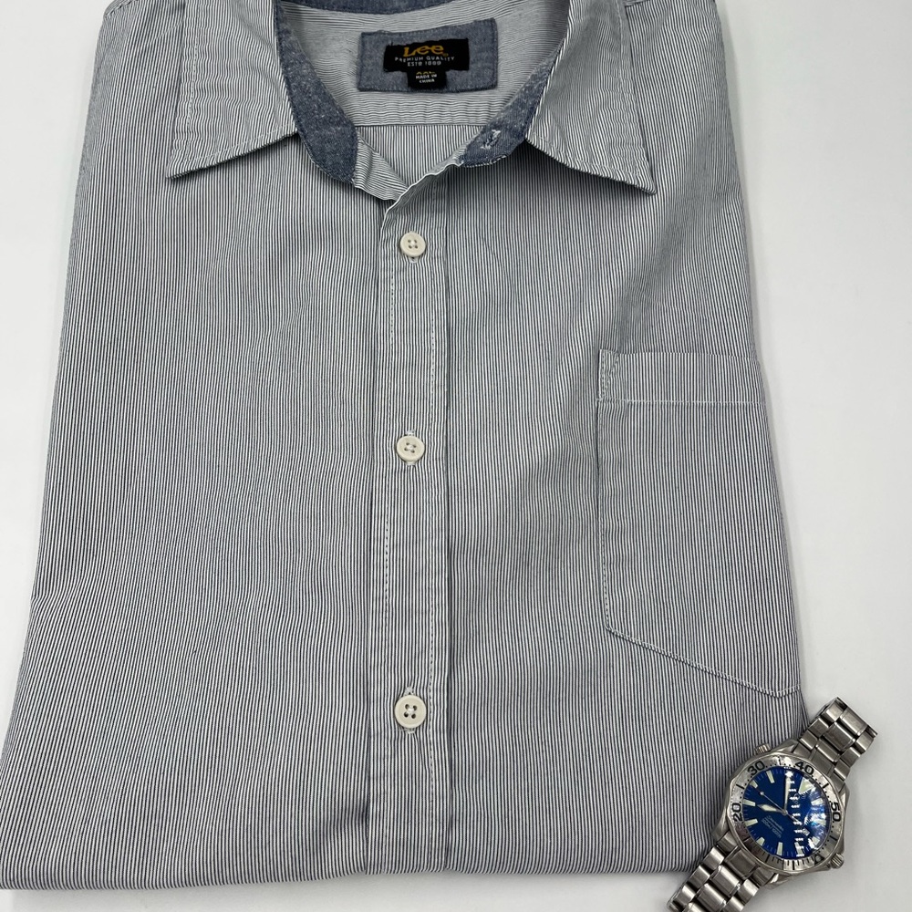 Lee Men's Gray Striped Button Down Shirt